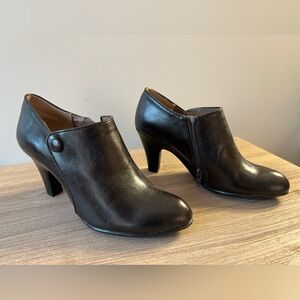 Aerosoles Heelrest brown shooties size 7 like new